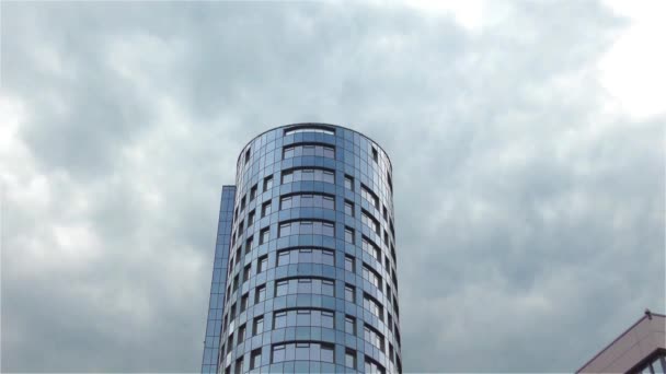Yüksek katlı bina — Stok video