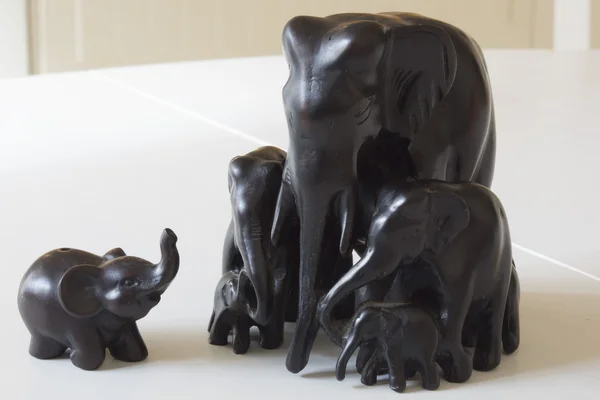 Olağandışı figürler filler