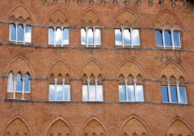 Gotik windows yansıması ile