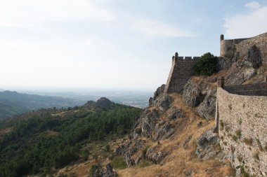 Kayalık yamaç Marvao kale, Portekiz