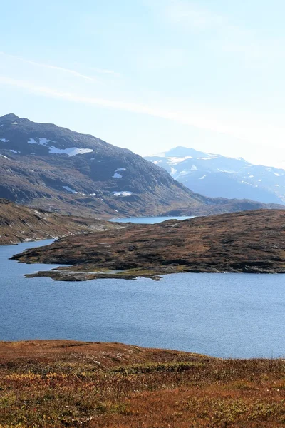 Wandern in den hohen Bergen Norwegens — Stockfoto