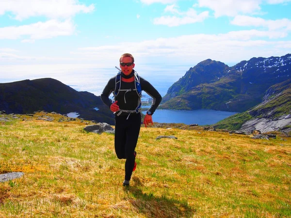 Senderismo en Lofoten Noruega — Foto de Stock