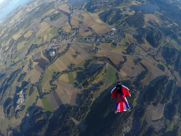 Wingsuit skoki spadochronowe w Norwegii — Zdjęcie stockowe