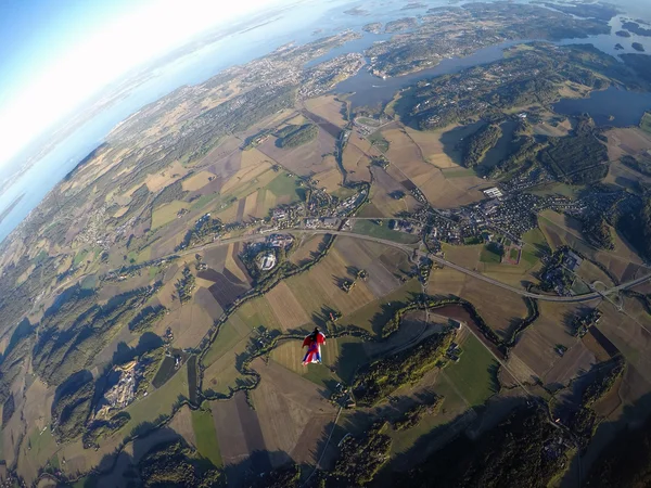 Прыжки с парашютом в Норвегии — стоковое фото