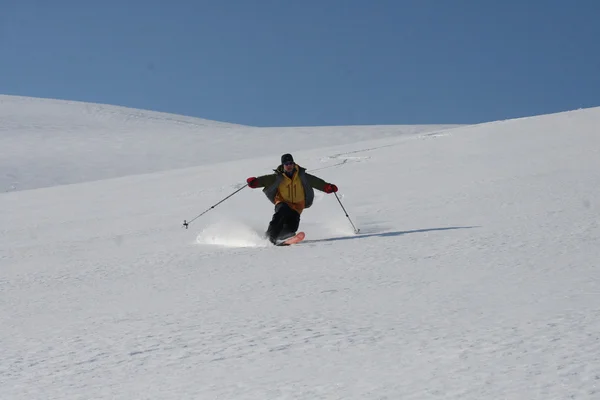 Skiing expedition Svalbard i Norge — Stockfoto