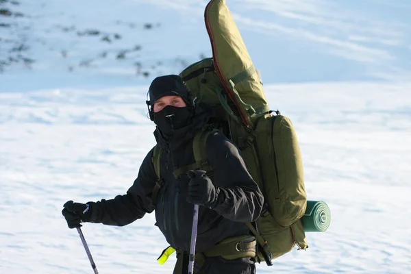 Skiën expeditie Spitsbergen, Noorwegen — Stockfoto