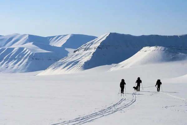 Лыжная экспедиция Шпицберген, Норвегия — стоковое фото