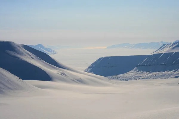 Σκι εκστρατεία Svalbard, Νορβηγία — Φωτογραφία Αρχείου