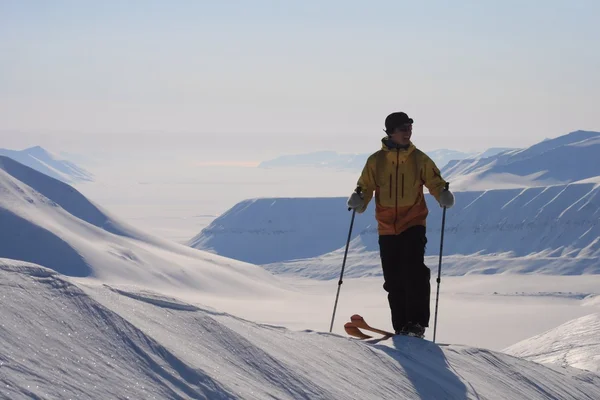 Skiing expedition Svalbard i Norge — Stockfoto