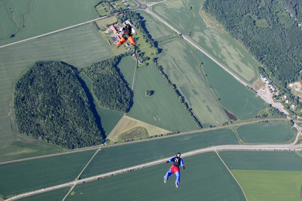 Parachutespringen in Noorwegen — Stockfoto