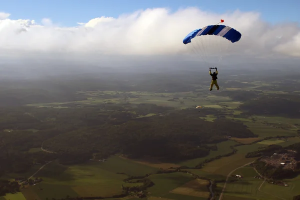 Norveç'te paraşütle atlama — Stok fotoğraf