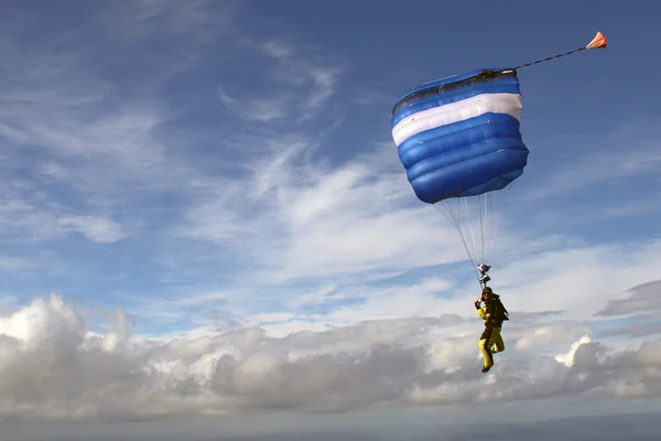 Стрибки з парашутом в Норвегії — стокове фото