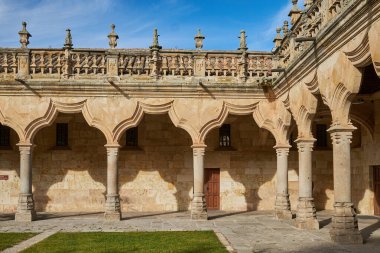 İspanya 'daki Salamanca Üniversitesi' nin Küçük Okulları Avlusu.