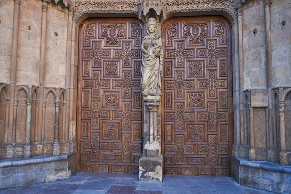 Portico av katedralen i Leon i Spanien — Stockfoto