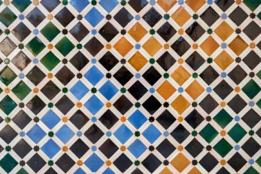 İspanya 'da Alhambra de Granada' da çok renkli mozaik..