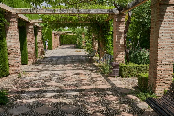 Jardines del Generalife en la Alhambra de Granada en España — Foto de Stock