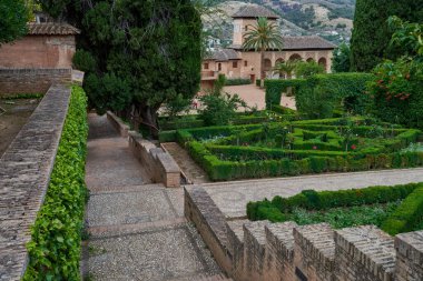 İspanya 'da Granada' da Alhambra Bahçeleri 