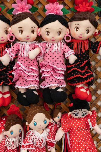 Muñecas con trajes andaluces coloridos — Foto de Stock