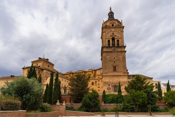 Vista da catedral de Guadix, na província de Granada, na Espanha — Fotografia de Stock