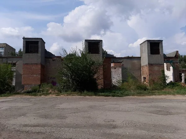 唐河畔罗斯托夫的一座废弃建筑 — 图库照片