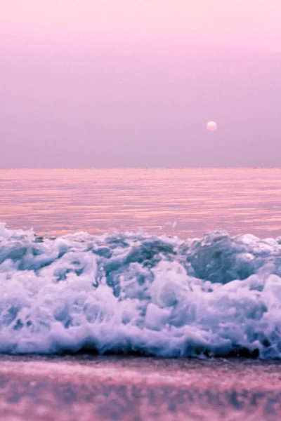 Bolle Sulla Spiaggia Dorata Con Acqua Dell Oceano Mattino Sulle — Foto Stock