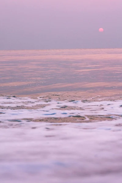 Bubblor Gyllene Strand Med Havsvatten Morgonen Thailands Stränder — Stockfoto