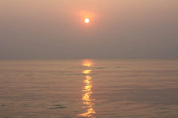 Nap Felkel Nap Süt Reggeli Tenger Cha Beach Thaiföld — Stock Fotó