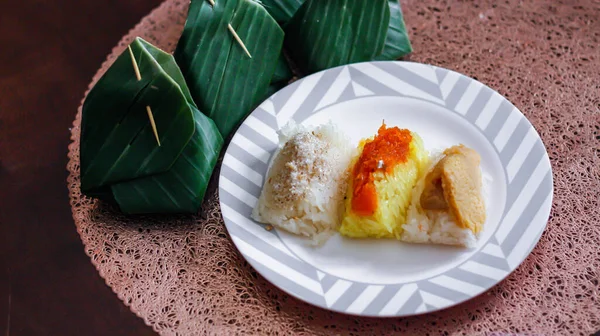 Sabores Postres Tailandeses Arroz Pegajoso Flan Cubierto Con Pescado Seco — Foto de Stock