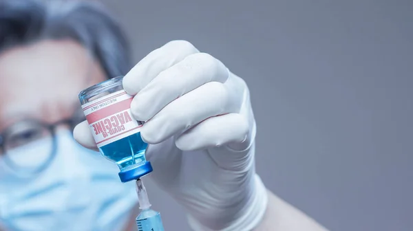 Asiatische Ärzte Bereiten Einen Impfstoff Für Covid Vor — Stockfoto