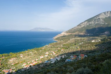 Argolis 'teki Yialasi plajı (Mora), Avrupa, Yunanistan, Mora, Argolis, yaz aylarında, güneşli bir günde.