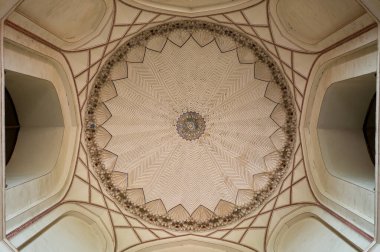 Humayun 'un Delhi' deki Mezarı 'nın tavanı. Asya, Hindistan, Delhi, Delhi, yaz mevsiminde, güneşli bir günde..