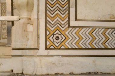 Tac Mahal mozolesinin duvarı Asya, Hindistan, Uttar Pradesh, Agra 'da güneşli bir günde.