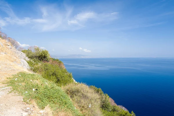 Argolis kıyıları (Mora) Avrupa, Yunanistan, Mora, Argolis, yaz aylarında, güneşli bir günde.
