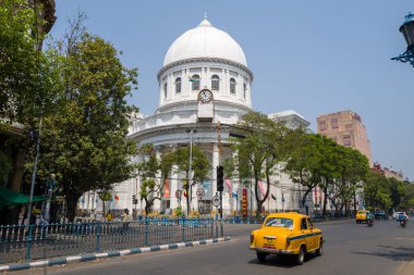 Kalküta, Inde - 03: 24 2024: Asya, Hindistan, Kalküta 'daki Genel Postane, Batı Bengal, Kalküta, yaz aylarında, güneşli bir günde. .