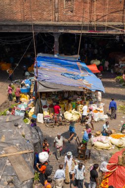 Kalküta, Inde - 03: 24 2024: Kolkata, Hindistan, Batı Bengal, Kolkata 'daki çiçek pazarı, güneşli bir günde. .