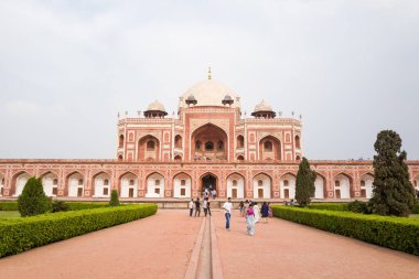 Delhi, Inde - 03: 30 2024: Humayun 'un Mezarı, Delhi, Hindistan, Delhi, Delhi, yaz mevsiminde, güneşli bir günde. .