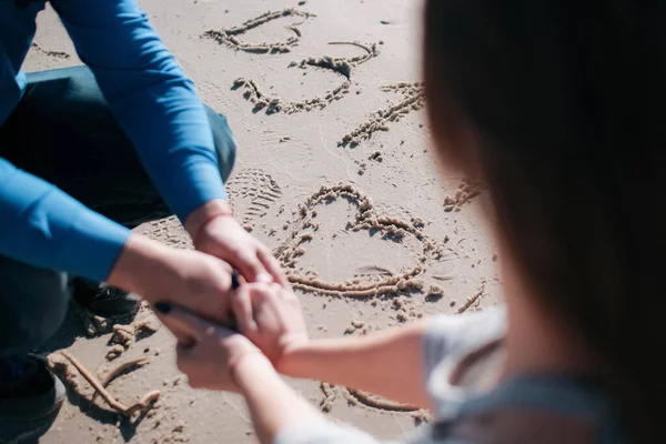 Young Couple Lovers Hold Hands Tightly — Stock Photo, Image