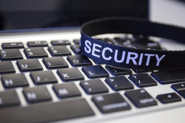 Word güvenlik üstünde labtop klavye bilgisayar suç prote sembolize