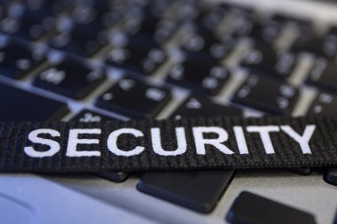 Word güvenlik üstünde labtop klavye siber suç protecti sembolize