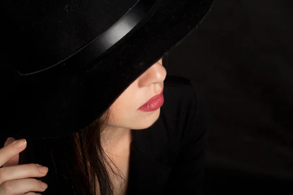 Fille dans le chapeau — Photo