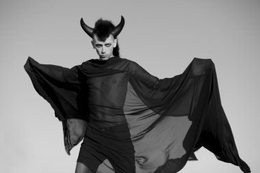 Genç karakteri bir satir adam.