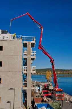 Büyük beton pompası