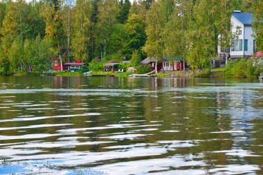 Yaz cotages yakın göl Finlandiya
