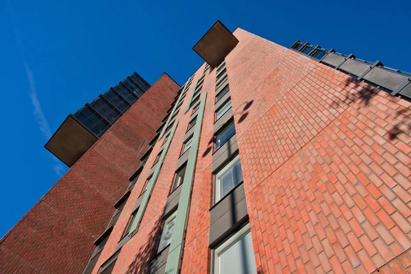 Vista sobre un apartamento de ladrillo buidlgin —  Fotos de Stock