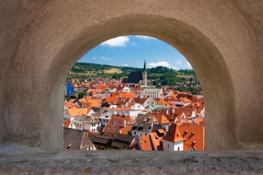 Cesky Krumlov üzerinde sur throug döngü-delik görüntülemek