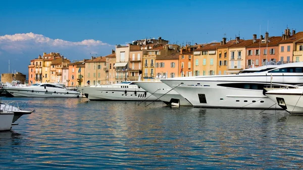 Luxury yachts in Saint-Tropez — Stock Photo, Image