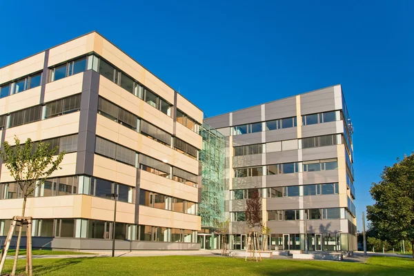 Modern kantoorgebouw — Stockfoto