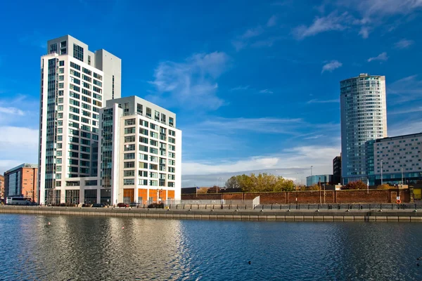 Nowoczesne apartamenty oraz centrum biznesowe w Liverpool — Zdjęcie stockowe