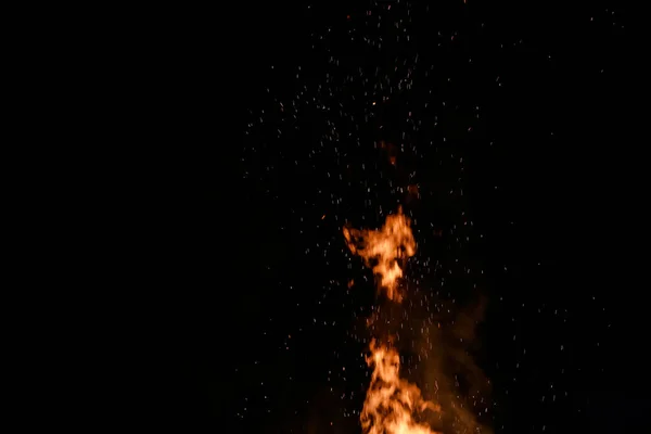 Feu Avec Bois Chauffage Sol Flammes Rouges Avec Fond Noir — Photo