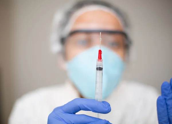 Vacunas Covid Medico Con Guantes Máscara Protectora — Foto de Stock